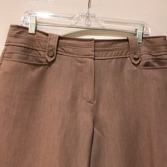 Comfy Tan Color Larry Levine Capris - Picture 3 of 6